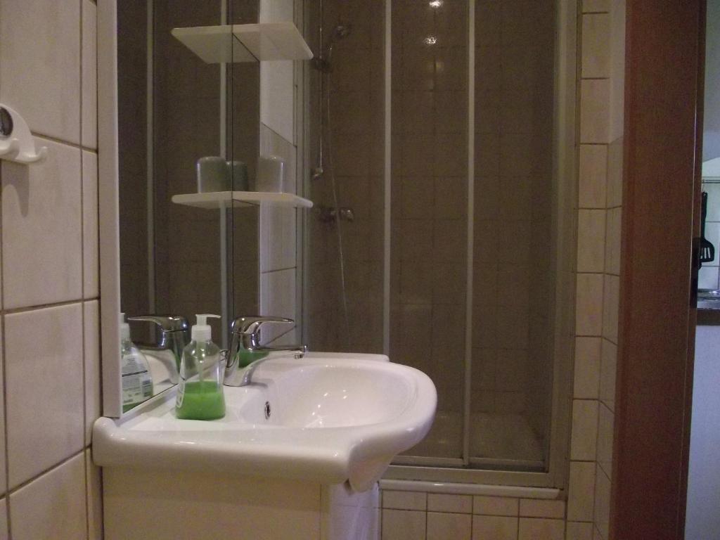 Ferienhaeuser Boerge Sassnitz Bilik gambar